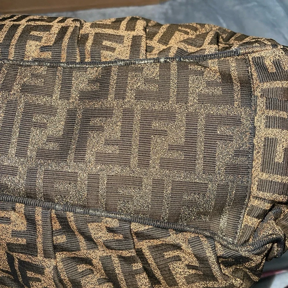 FENDI RARE FIND mia should tote Zucca excellent condition size 16W X 11H large - Picture 8 of 17